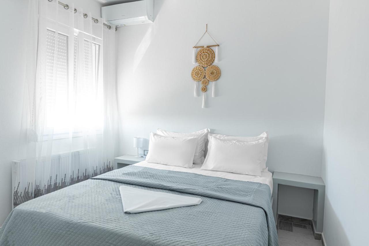 The Tree Houses Santorini بيريسا المظهر الخارجي الصورة